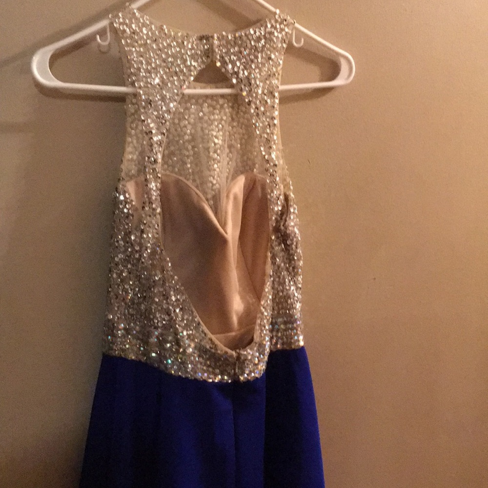 Dress - Picture 3 of 4